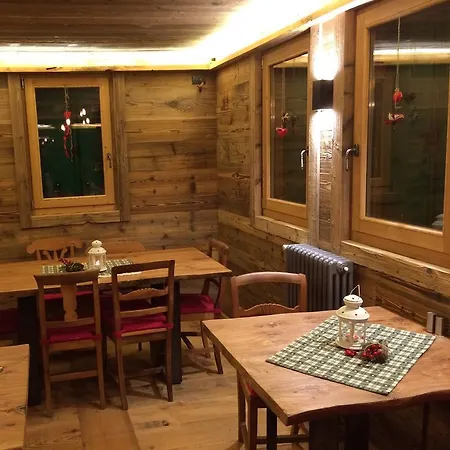 Rifugio Luna Nascente Gæstehus *